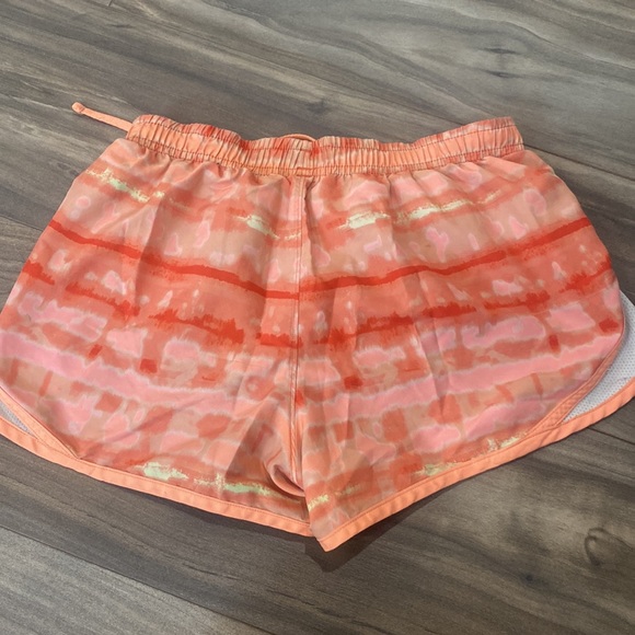 Under Armor Shorts - Picture 3 of 3